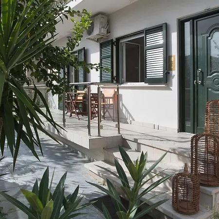 Villa George House
